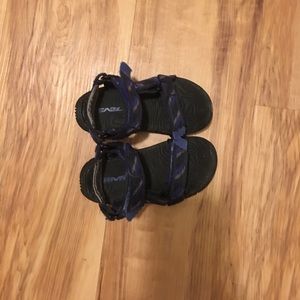 Teva toddler size 6 sandals shoes